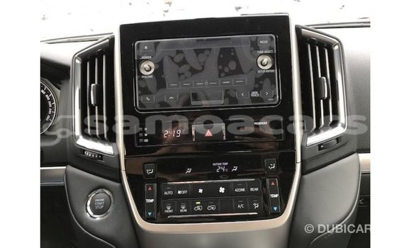 Buy Import Toyota Land Cruiser White Car in Import - Dubai in A'ana Buy Import Toyota Land Cruiser White Car in Import - Dubai in A'ana