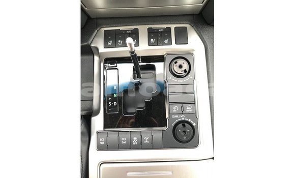 Buy Import Toyota Land Cruiser White Car in Import - Dubai in A'ana Buy Import Toyota Land Cruiser White Car in Import - Dubai in A'ana