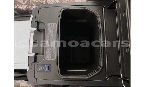 Buy Import Toyota Land Cruiser White Car in Import - Dubai in A'ana Buy Import Toyota Land Cruiser White Car in Import - Dubai in A'ana