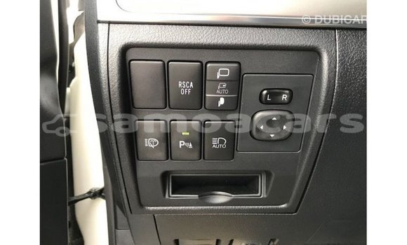 Buy Import Toyota Land Cruiser White Car in Import - Dubai in A'ana Buy Import Toyota Land Cruiser White Car in Import - Dubai in A'ana