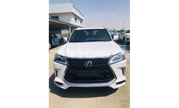 Acheter Import Voiture Lexus LX Blanc à Import - Dubai, A'ana Acheter Import Voiture Lexus LX Blanc à Import - Dubai, A'ana
