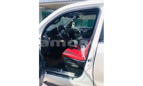 Acheter Import Voiture Lexus LX Blanc à Import - Dubai, A'ana Acheter Import Voiture Lexus LX Blanc à Import - Dubai, A'ana