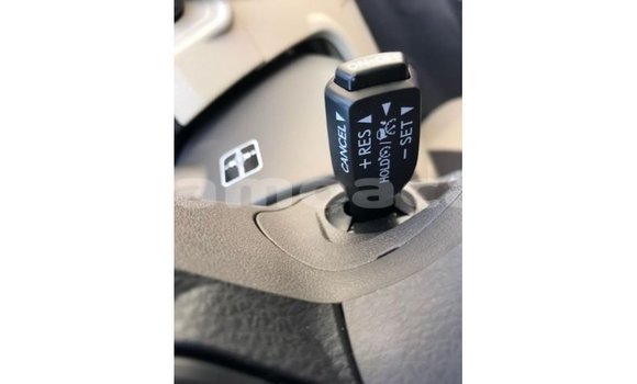 Buy Import Toyota Prado White Car in Import - Dubai in A'ana Buy Import Toyota Prado White Car in Import - Dubai in A'ana