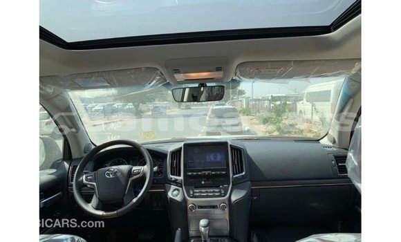 Acheter Import Voiture Toyota Land Cruiser Noir à Import - Dubai, A'ana Acheter Import Voiture Toyota Land Cruiser Noir à Import - Dubai, A'ana