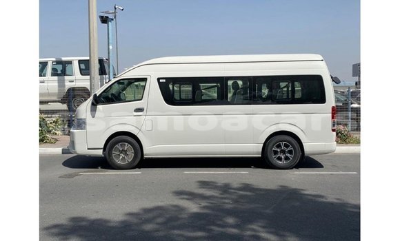 Acheter Import Voiture Toyota Hiace Blanc à Import - Dubai, A'ana Acheter Import Voiture Toyota Hiace Blanc à Import - Dubai, A'ana
