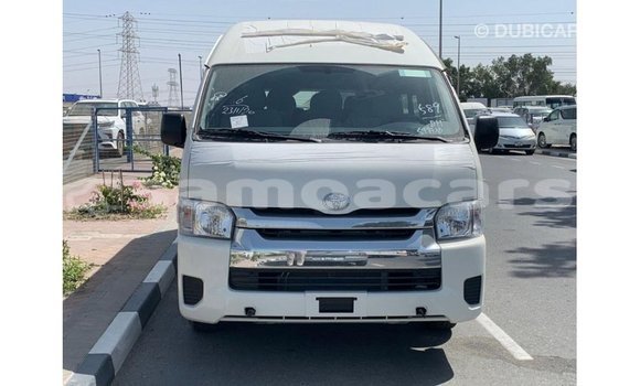 Acheter Import Voiture Toyota Hiace Blanc à Import - Dubai, A'ana Acheter Import Voiture Toyota Hiace Blanc à Import - Dubai, A'ana