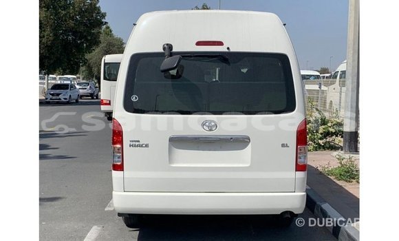 Acheter Import Voiture Toyota Hiace Blanc à Import - Dubai, A'ana Acheter Import Voiture Toyota Hiace Blanc à Import - Dubai, A'ana