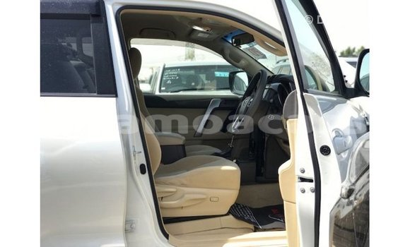 Buy Import Toyota Prado White Car in Import - Dubai in A'ana Buy Import Toyota Prado White Car in Import - Dubai in A'ana