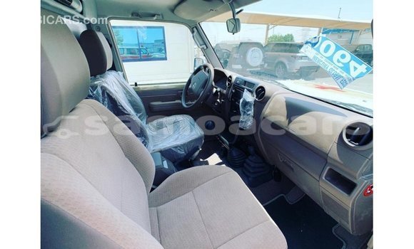 Buy Import Toyota Land Cruiser Beige Car in Import - Dubai in A'ana Buy Import Toyota Land Cruiser Beige Car in Import - Dubai in A'ana