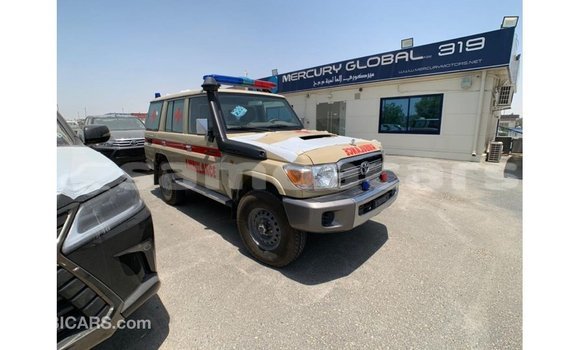 Buy Import Toyota Land Cruiser Beige Car in Import - Dubai in A'ana Buy Import Toyota Land Cruiser Beige Car in Import - Dubai in A'ana