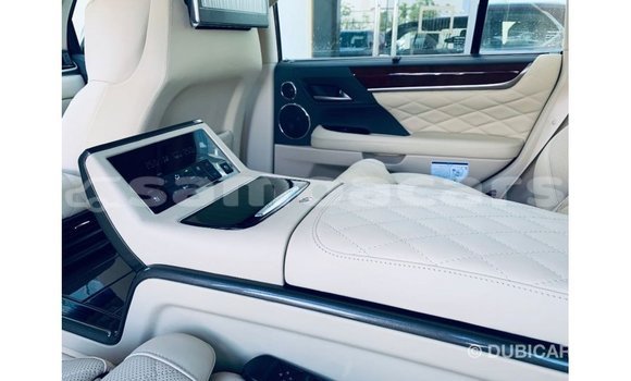 Acheter Import Voiture Lexus LX Rouge à Import - Dubai, A'ana Acheter Import Voiture Lexus LX Rouge à Import - Dubai, A'ana