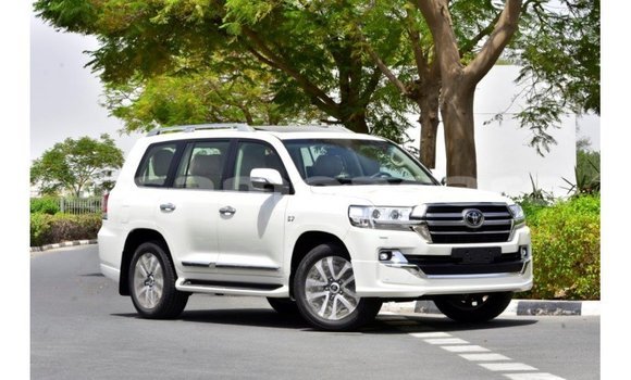 Buy Import Toyota Land Cruiser White Car in Import - Dubai in A'ana Buy Import Toyota Land Cruiser White Car in Import - Dubai in A'ana