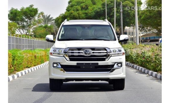 Buy Import Toyota Land Cruiser White Car in Import - Dubai in A'ana Buy Import Toyota Land Cruiser White Car in Import - Dubai in A'ana