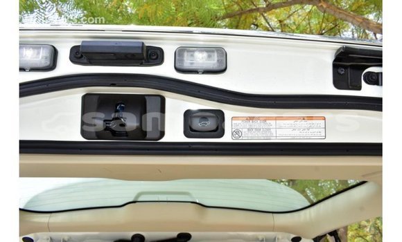 Buy Import Toyota Land Cruiser White Car in Import - Dubai in A'ana Buy Import Toyota Land Cruiser White Car in Import - Dubai in A'ana