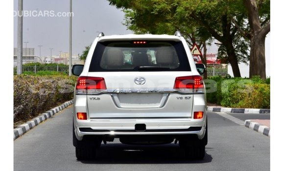 Buy Import Toyota Land Cruiser White Car in Import - Dubai in A'ana Buy Import Toyota Land Cruiser White Car in Import - Dubai in A'ana