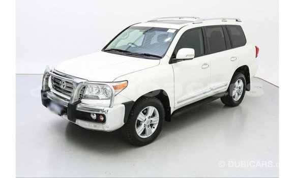 Buy Import Toyota Land Cruiser White Car in Import - Dubai in A'ana Buy Import Toyota Land Cruiser White Car in Import - Dubai in A'ana