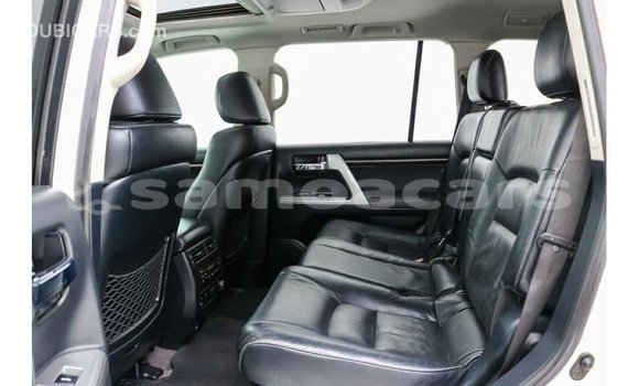 Buy Import Toyota Land Cruiser White Car in Import - Dubai in A'ana Buy Import Toyota Land Cruiser White Car in Import - Dubai in A'ana