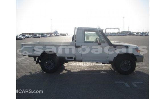 Buy Import Toyota Land Cruiser White Car in Import - Dubai in A'ana Buy Import Toyota Land Cruiser White Car in Import - Dubai in A'ana