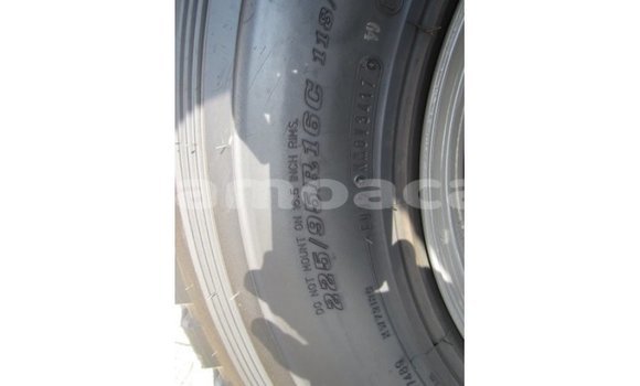 Buy Import Toyota Land Cruiser White Car in Import - Dubai in A'ana Buy Import Toyota Land Cruiser White Car in Import - Dubai in A'ana