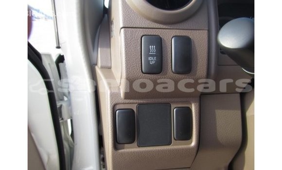 Buy Import Toyota Land Cruiser White Car in Import - Dubai in A'ana Buy Import Toyota Land Cruiser White Car in Import - Dubai in A'ana