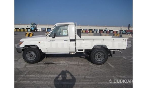 Buy Import Toyota Land Cruiser White Car in Import - Dubai in A'ana Buy Import Toyota Land Cruiser White Car in Import - Dubai in A'ana