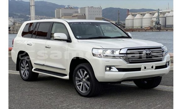 Buy Import Toyota Land Cruiser White Car in Import - Dubai in A'ana Buy Import Toyota Land Cruiser White Car in Import - Dubai in A'ana