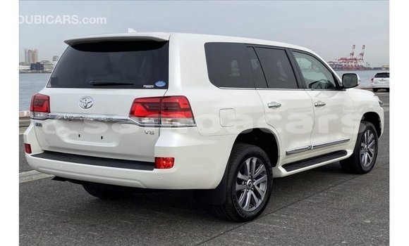 Buy Import Toyota Land Cruiser White Car in Import - Dubai in A'ana Buy Import Toyota Land Cruiser White Car in Import - Dubai in A'ana