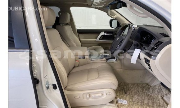 Buy Import Toyota Land Cruiser White Car in Import - Dubai in A'ana Buy Import Toyota Land Cruiser White Car in Import - Dubai in A'ana