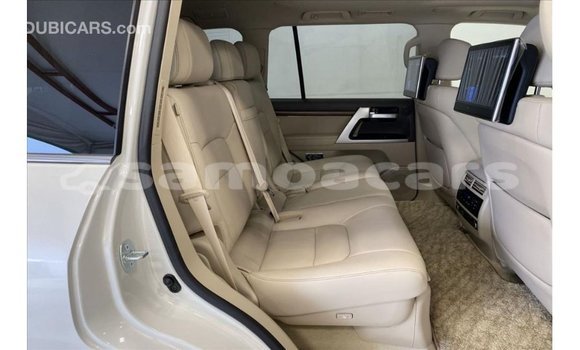 Buy Import Toyota Land Cruiser White Car in Import - Dubai in A'ana Buy Import Toyota Land Cruiser White Car in Import - Dubai in A'ana