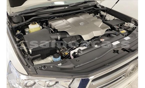 Buy Import Toyota Land Cruiser White Car in Import - Dubai in A'ana Buy Import Toyota Land Cruiser White Car in Import - Dubai in A'ana
