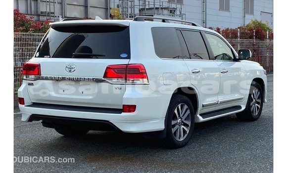 Buy Import Toyota Land Cruiser White Car in Import - Dubai in A'ana Buy Import Toyota Land Cruiser White Car in Import - Dubai in A'ana