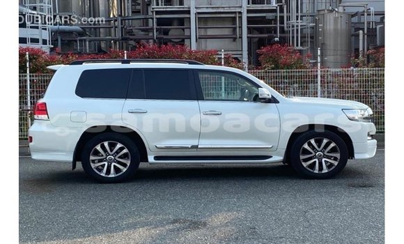 Buy Import Toyota Land Cruiser White Car in Import - Dubai in A'ana Buy Import Toyota Land Cruiser White Car in Import - Dubai in A'ana