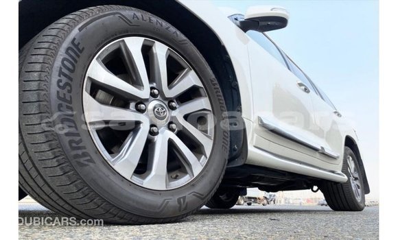Buy Import Toyota Land Cruiser White Car in Import - Dubai in A'ana Buy Import Toyota Land Cruiser White Car in Import - Dubai in A'ana