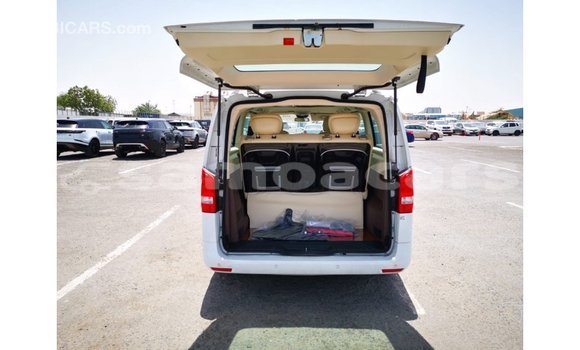 Acheter Import Voiture Mercedes-Benz Vito Blanc à Import - Dubai, A'ana Acheter Import Voiture Mercedes-Benz Vito Blanc à Import - Dubai, A'ana