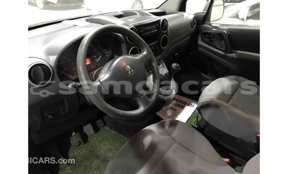 Acheter Import Voiture Peugeot Partner Blanc à Import - Dubai, A'ana Acheter Import Voiture Peugeot Partner Blanc à Import - Dubai, A'ana