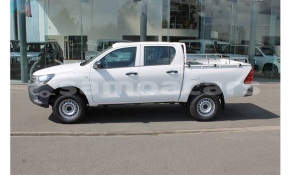 Acheter Import Voiture Toyota Hilux Blanc à Import - Dubai, A'ana Acheter Import Voiture Toyota Hilux Blanc à Import - Dubai, A'ana