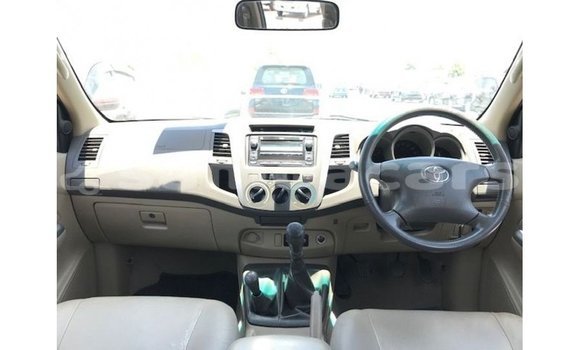 Buy Import Toyota Hilux Other Car in Import - Dubai in A'ana Buy Import Toyota Hilux Other Car in Import - Dubai in A'ana