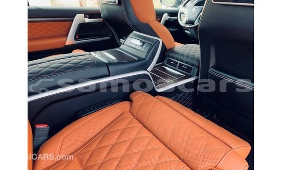 Acheter Import Voiture Toyota Land Cruiser Noir à Import - Dubai, A'ana Acheter Import Voiture Toyota Land Cruiser Noir à Import - Dubai, A'ana