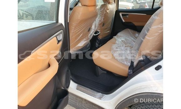 Acheter Import Voiture Toyota Fortuner Blanc à Import - Dubai, A'ana Acheter Import Voiture Toyota Fortuner Blanc à Import - Dubai, A'ana