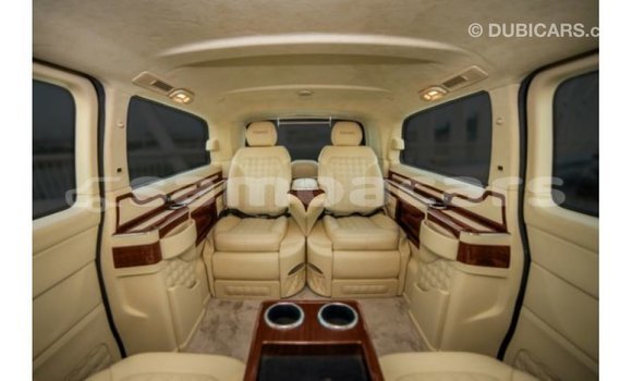 Buy Import Mercedes-Benz 190 (W201) Black Car in Import - Dubai in A'ana