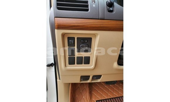 Buy Import Toyota Prado White Car in Import - Dubai in A'ana Buy Import Toyota Prado White Car in Import - Dubai in A'ana