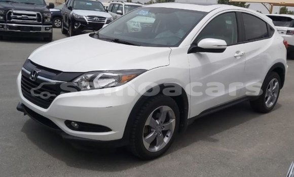 Acheter Import Voiture Honda HRV Blanc à Import - Dubai, A'ana Acheter Import Voiture Honda HRV Blanc à Import - Dubai, A'ana