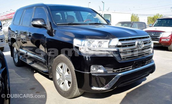 Acheter Import Voiture Toyota Land Cruiser Noir à Import - Dubai, A'ana Acheter Import Voiture Toyota Land Cruiser Noir à Import - Dubai, A'ana