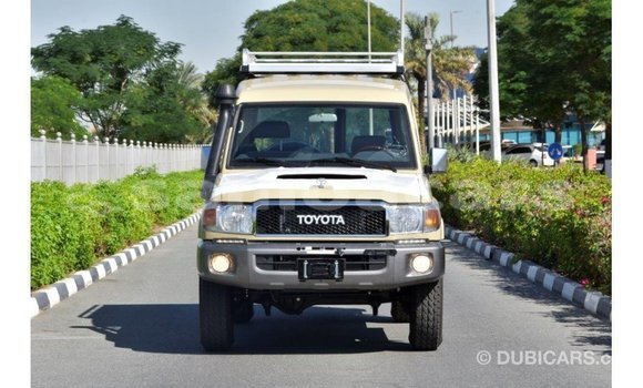 Buy Import Toyota Land Cruiser Beige Car in Import - Dubai in A'ana Buy Import Toyota Land Cruiser Beige Car in Import - Dubai in A'ana
