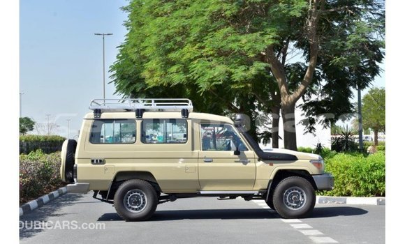 Buy Import Toyota Land Cruiser Beige Car in Import - Dubai in A'ana Buy Import Toyota Land Cruiser Beige Car in Import - Dubai in A'ana