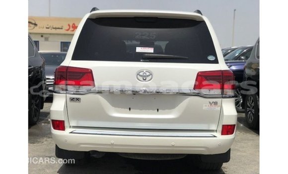 Buy Import Toyota Land Cruiser White Car in Import - Dubai in A'ana Buy Import Toyota Land Cruiser White Car in Import - Dubai in A'ana
