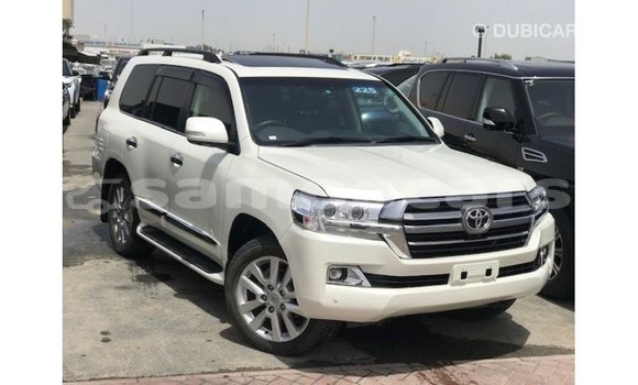 Buy Import Toyota Land Cruiser White Car in Import - Dubai in A'ana Buy Import Toyota Land Cruiser White Car in Import - Dubai in A'ana