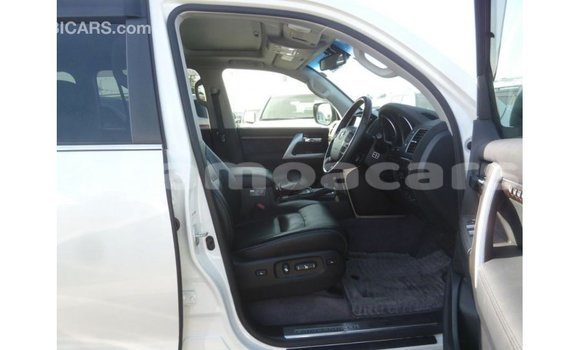 Buy Import Toyota Land Cruiser White Car in Import - Dubai in A'ana Buy Import Toyota Land Cruiser White Car in Import - Dubai in A'ana
