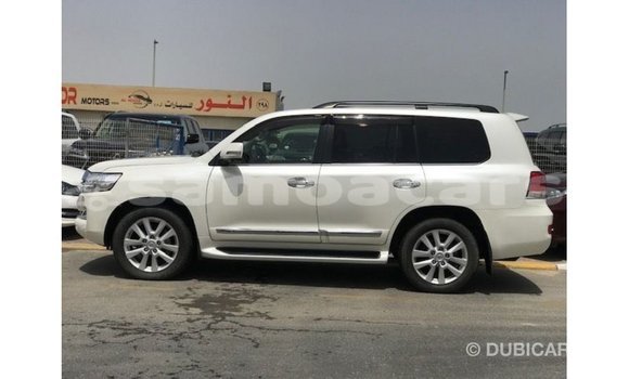 Buy Import Toyota Land Cruiser White Car in Import - Dubai in A'ana Buy Import Toyota Land Cruiser White Car in Import - Dubai in A'ana