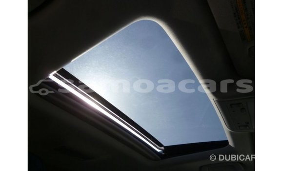 Buy Import Toyota Land Cruiser White Car in Import - Dubai in A'ana Buy Import Toyota Land Cruiser White Car in Import - Dubai in A'ana